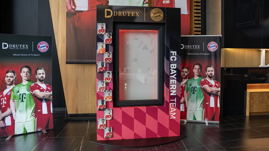 Drutex wspiera najmłodszych. Okno z autografami gwiazd FC Bayern